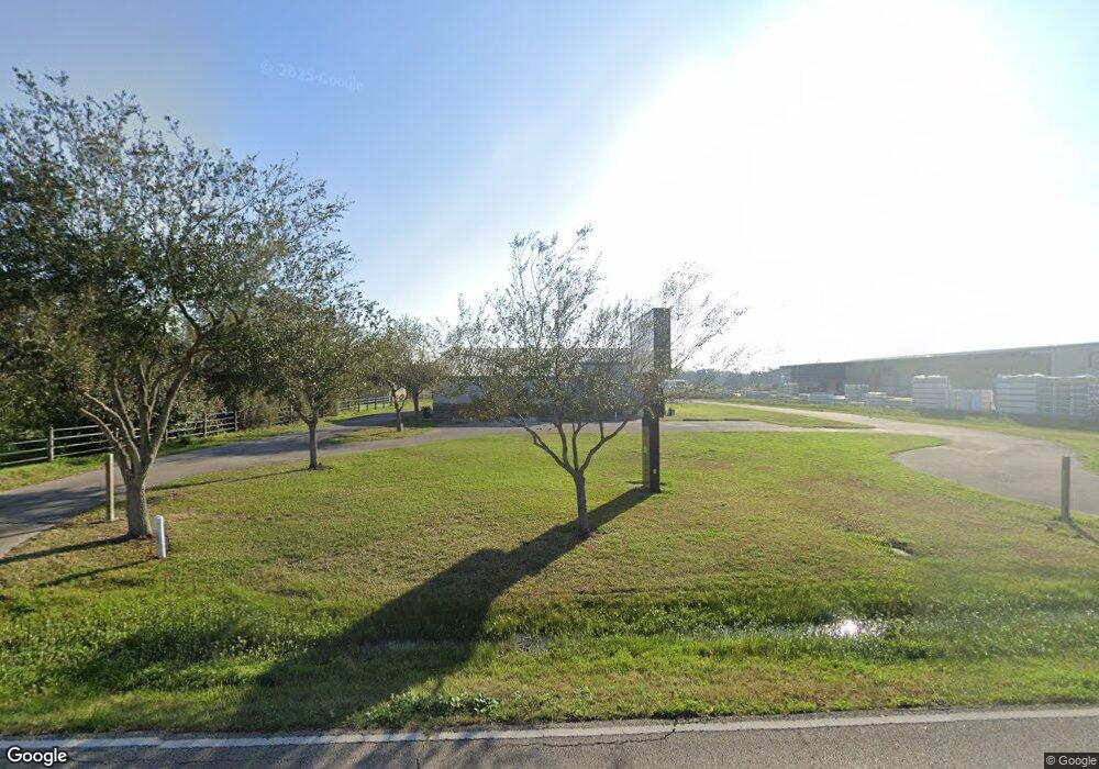 901 Clifford St, Alvin, TX 77511 - photo 1