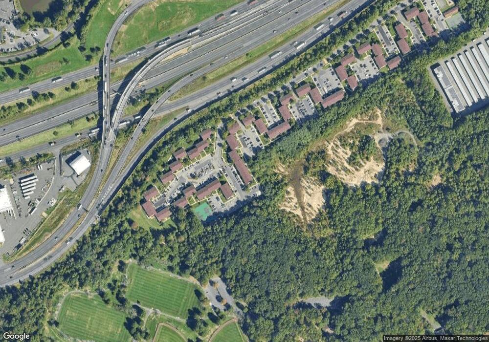 720 Cricket Ln, Woodbridge, NJ 07095 - photo 1