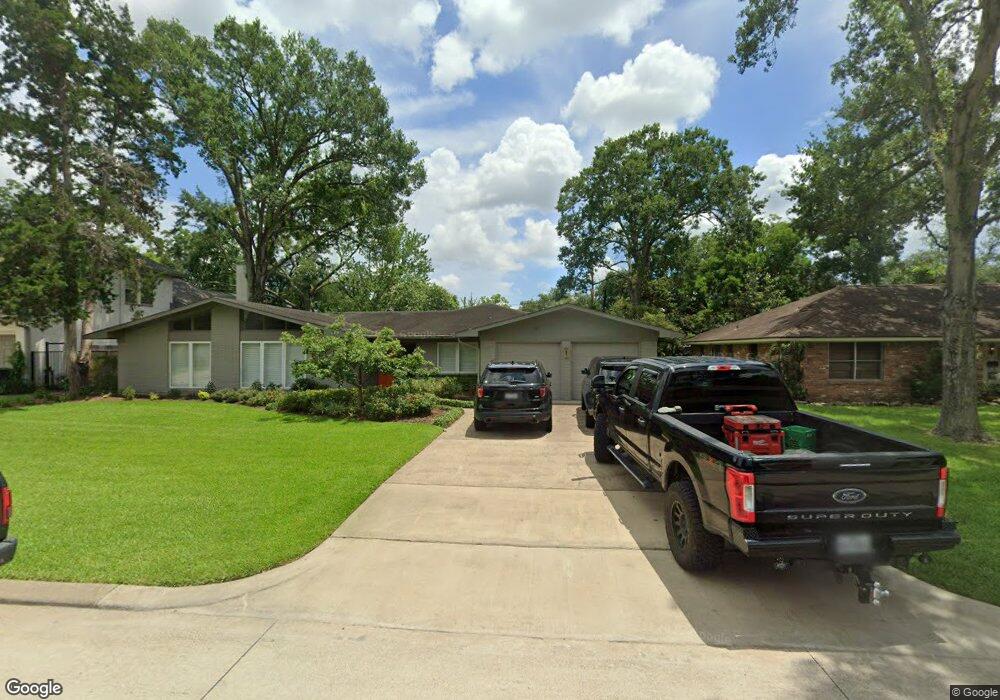 8717 Cedardale Dr, Houston, TX 77055 - photo 1