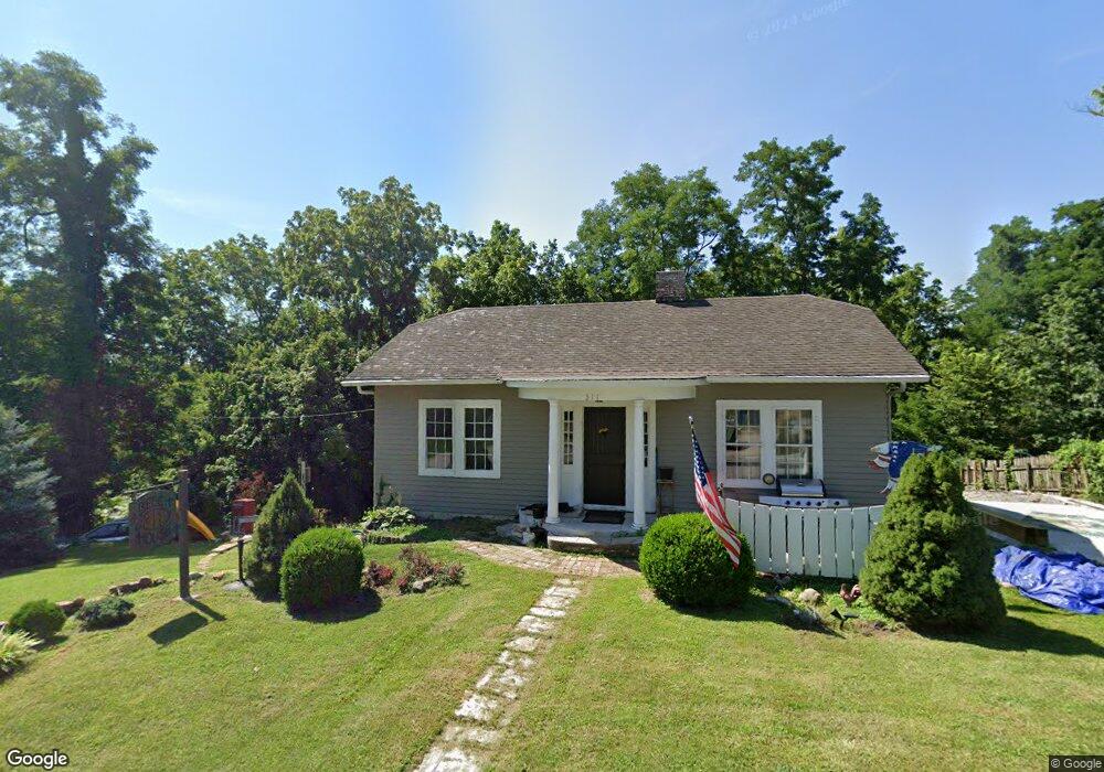 311 Beech St, Hannibal, MO 63401 - photo 1