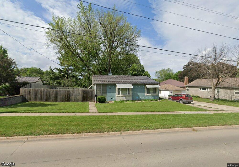 715 E Mitchell Ave, Waterloo, IA 50702 - photo 1