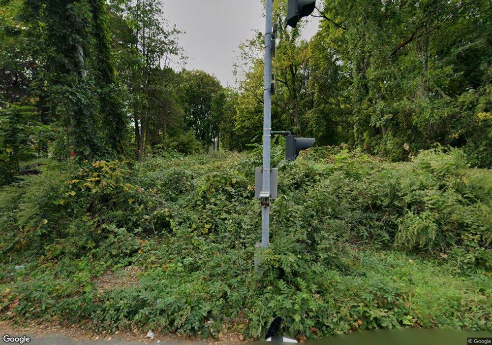 148 Saddle River Rd, Airmont, NY 10952 - photo 1