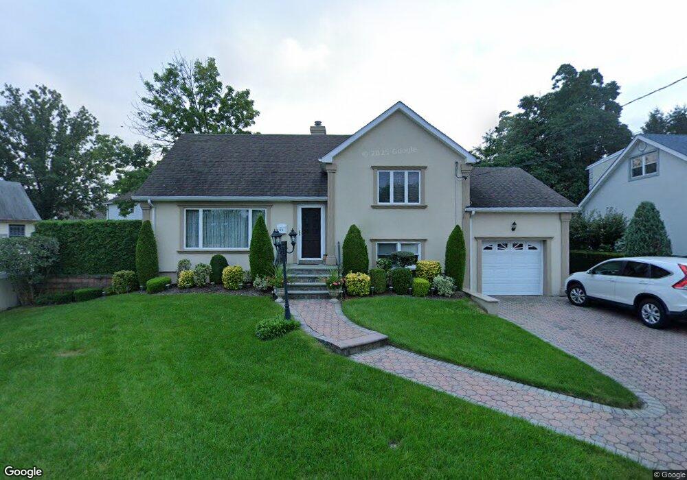 35 Davenport Rd, Yonkers, NY 10710 - photo 1