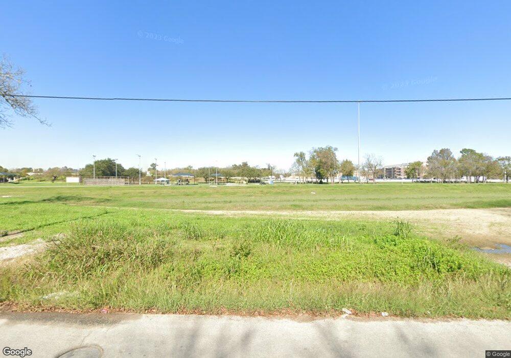 5501 Minden St, Houston, TX 77026 - photo 1