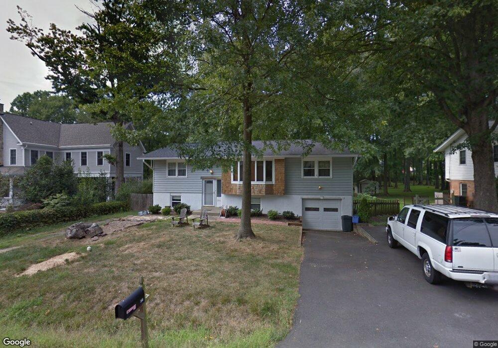 310 Owaissa Rd SE, Vienna, VA 22180 - photo 1