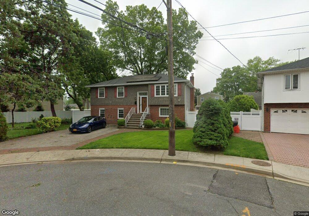 4 Frantone Ct, West Hempstead, NY 11552 - photo 1