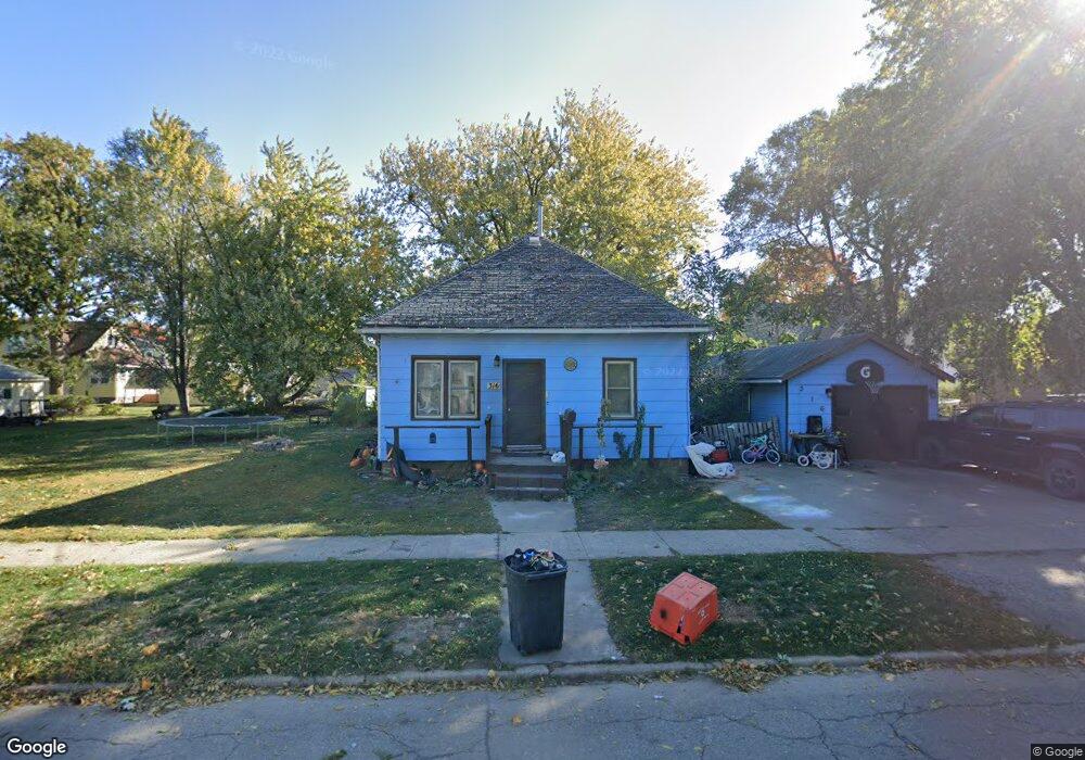 316 E 5th St S, Newton, IA 50208 - photo 1