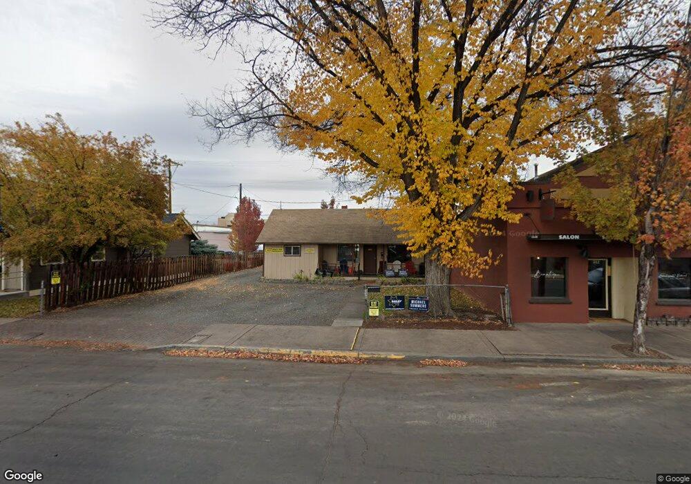 338 SW 7th St, Redmond, OR 97756 - photo 1