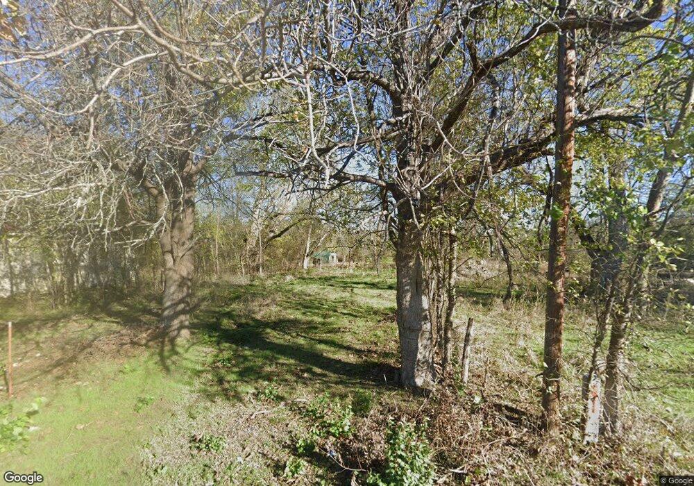 1216 N A St, Hugo, OK 74743 - photo 1