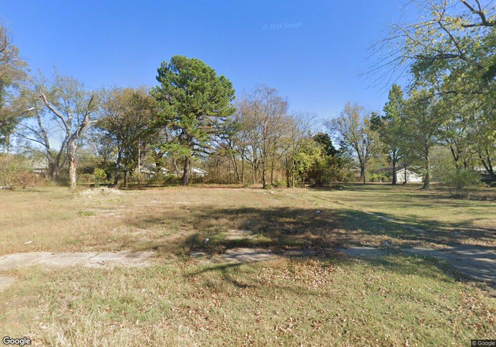 615 N Taft Ave, Okmulgee, OK 74447 - photo 1