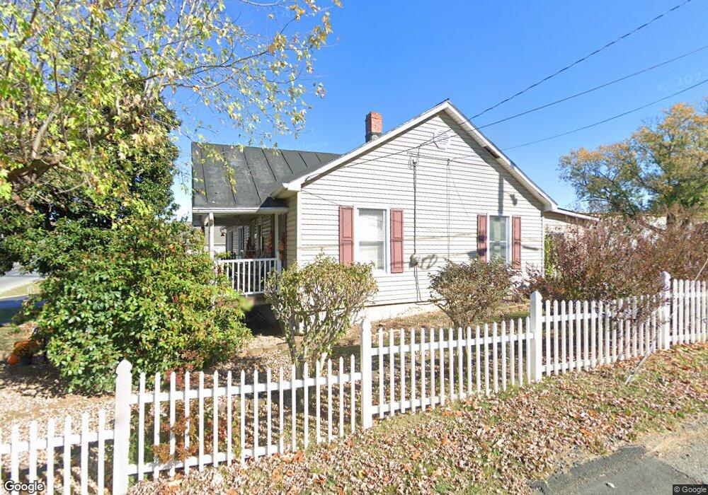 1500 N Delphine Ave, Waynesboro, VA 22980 - photo 1