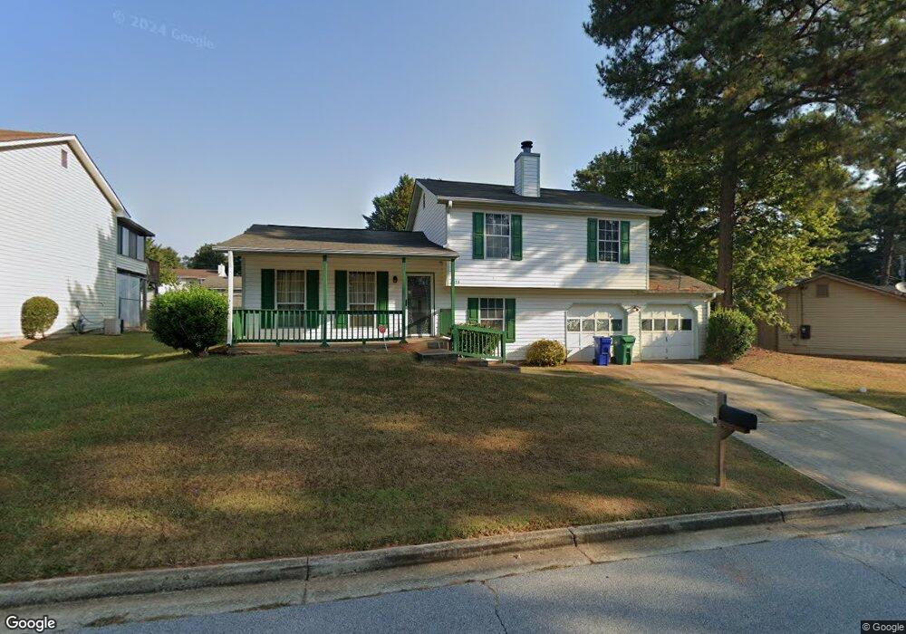 2055 Lown Farm Ln, Lithonia, GA 30058 - photo 1