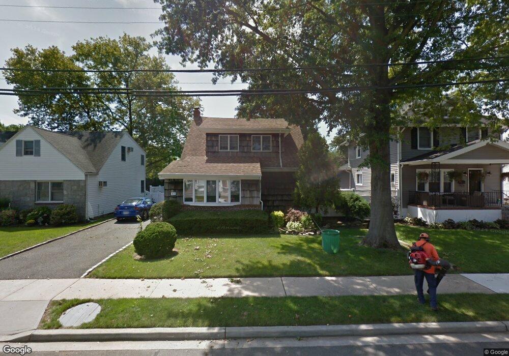 92 Vincent Place, Lynbrook, NY 11563 - photo 1