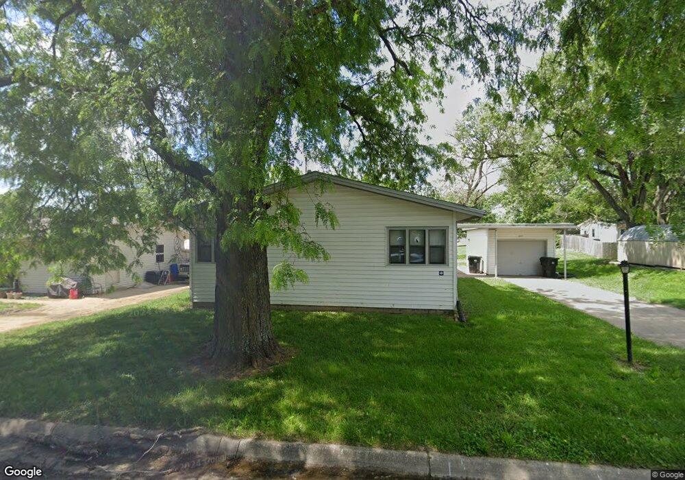 6817 SW Greencastle Dr, Topeka, KS 66619 - photo 1