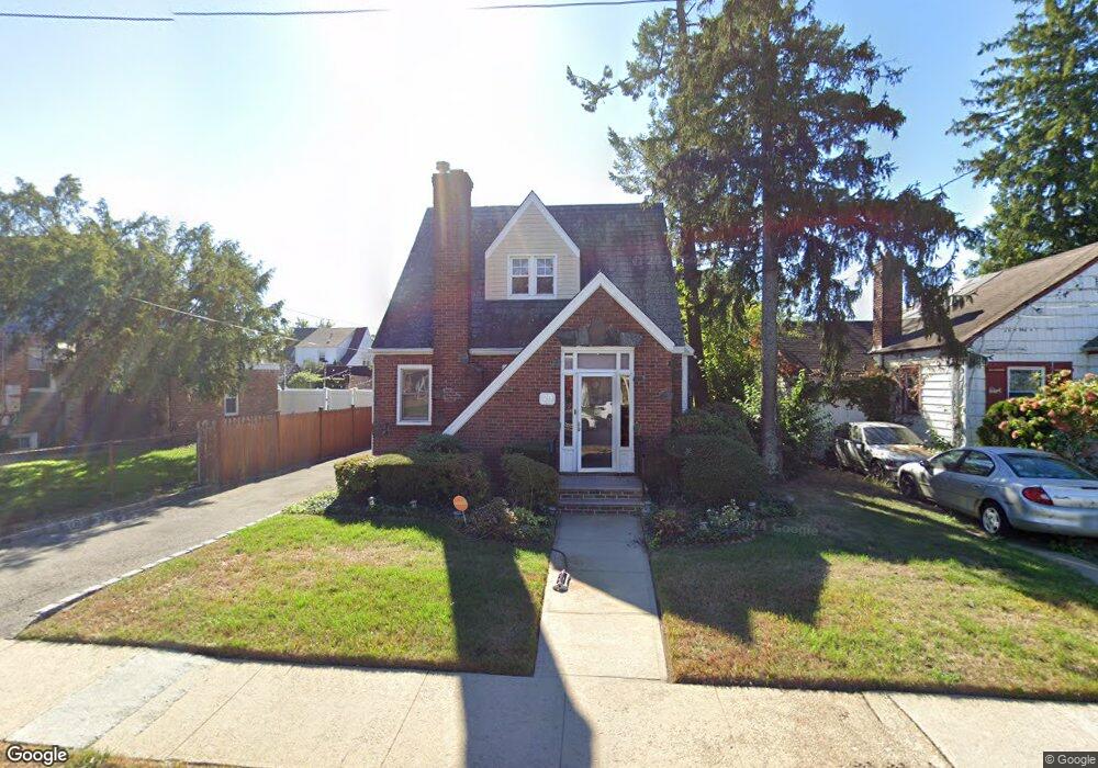 79 Pinebrook Ave, West Hempstead, NY 11552 - photo 1