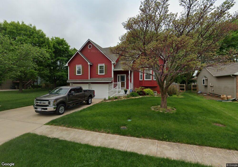 606 N Jackson St, Raymore, MO 64083 - photo 1