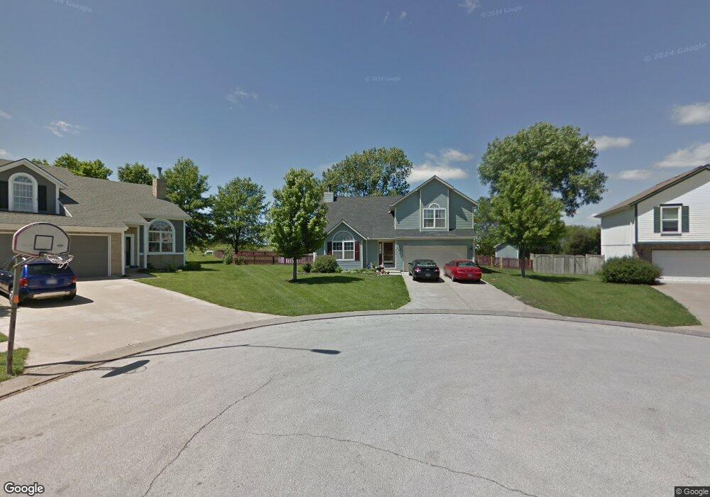 5772 Apache Dr, Shawnee, KS 66226 - photo 1