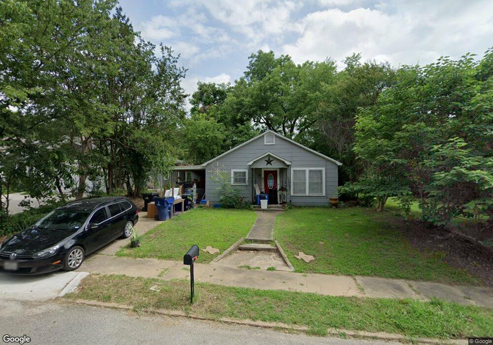 318 W Texas St, Denison, TX 75020 - photo 1