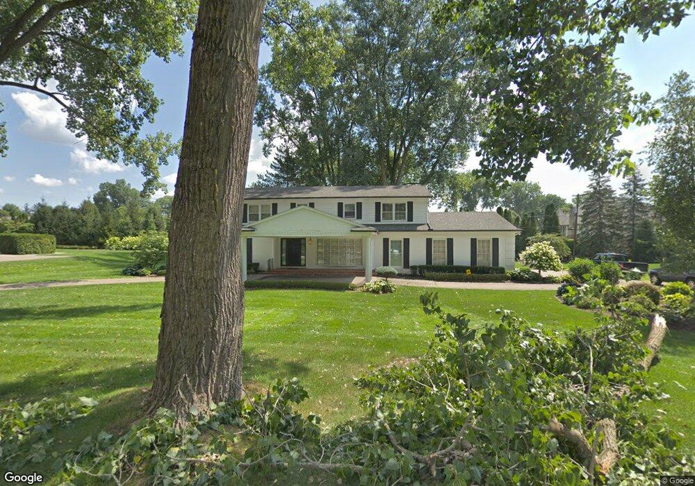 974 Charrington Rd, Bloomfield Hills, MI 48301 - photo 1