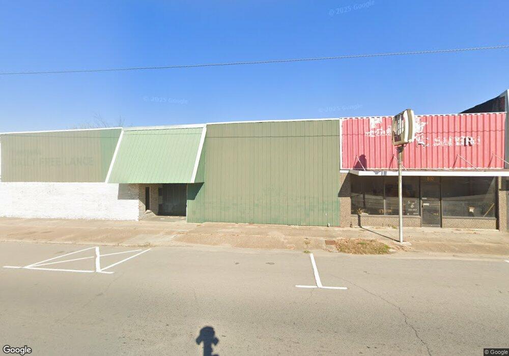 810 W Main St, Henryetta, OK 74437 - photo 1