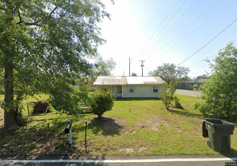 1301 Pearl Ave S, Douglas, GA 31533 - photo 1