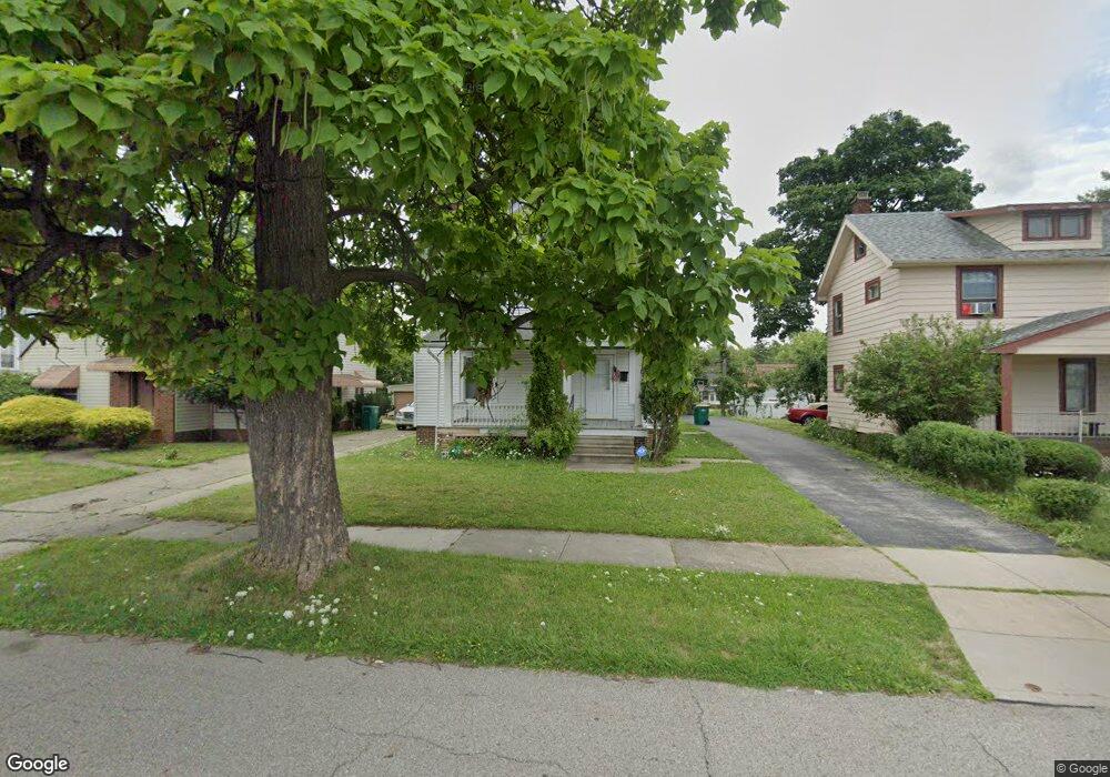 5495 Clement Ave, Maple Heights, OH 44137 - photo 1