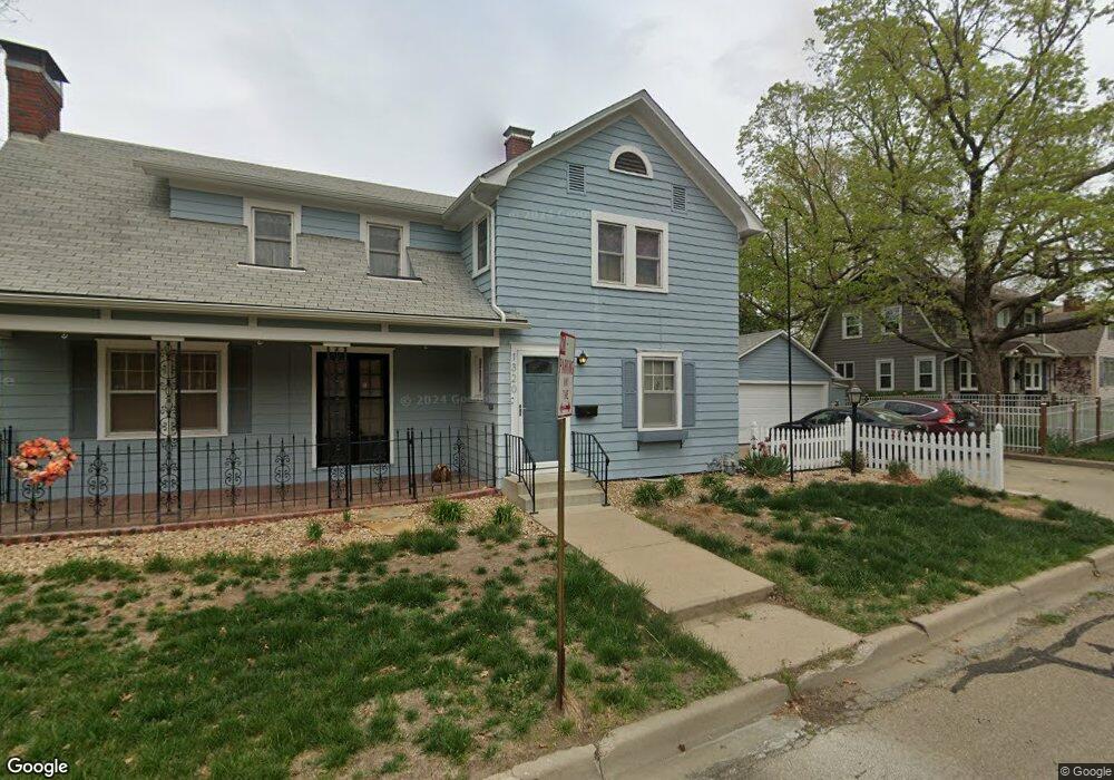 1320 SW Collins Ave, Topeka, KS 66604 - photo 1