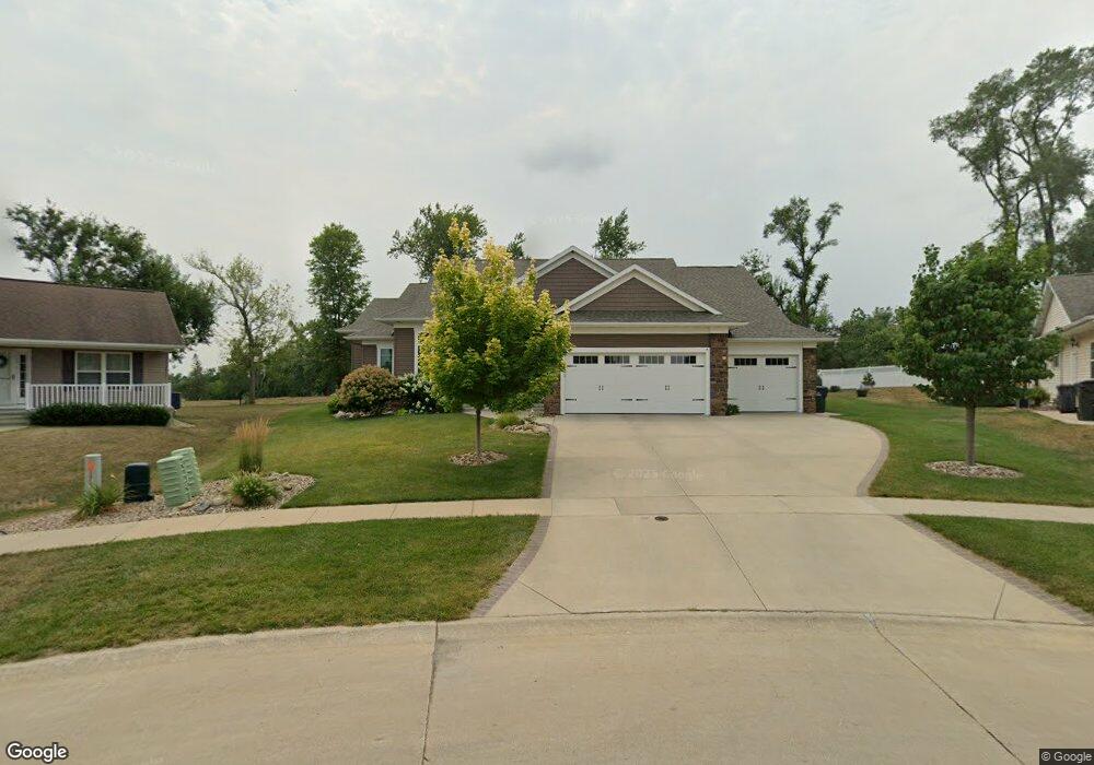 2606 Handley Dr SW, Cedar Rapids, IA 52404 - photo 1