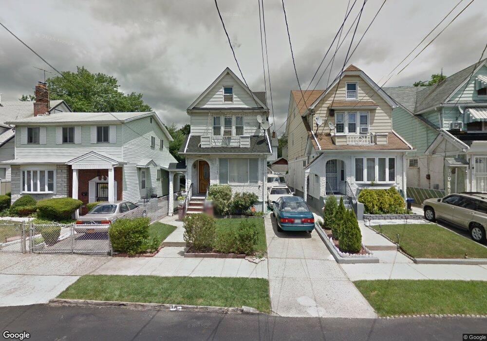 10043 203rd St, Hollis, NY 11423 - photo 1