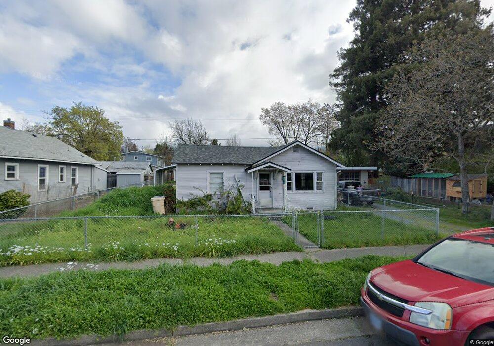 414 NW E St, Grants Pass, OR 97526 - photo 1