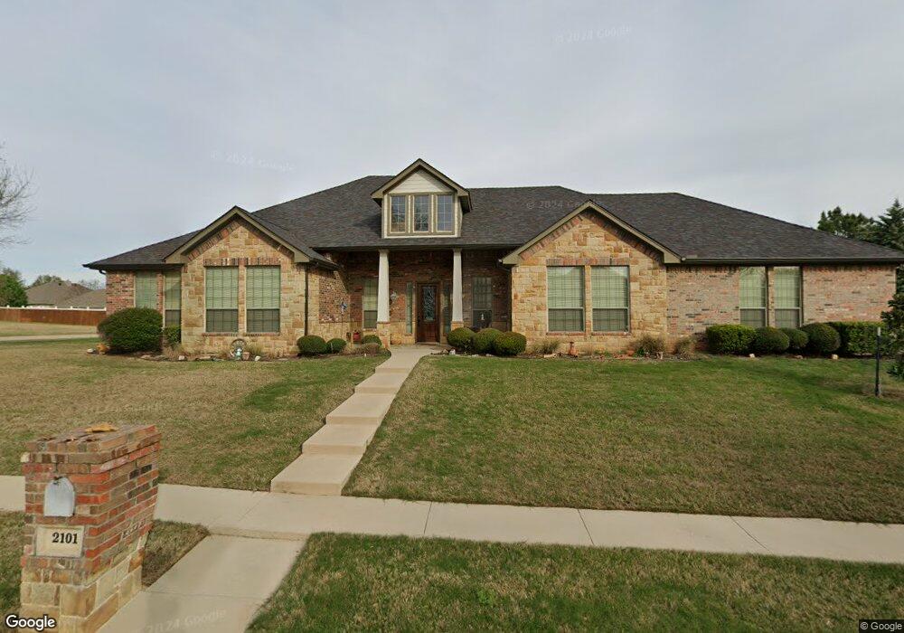 2101 Maplewood Dr, Weatherford, TX 76087 - photo 1