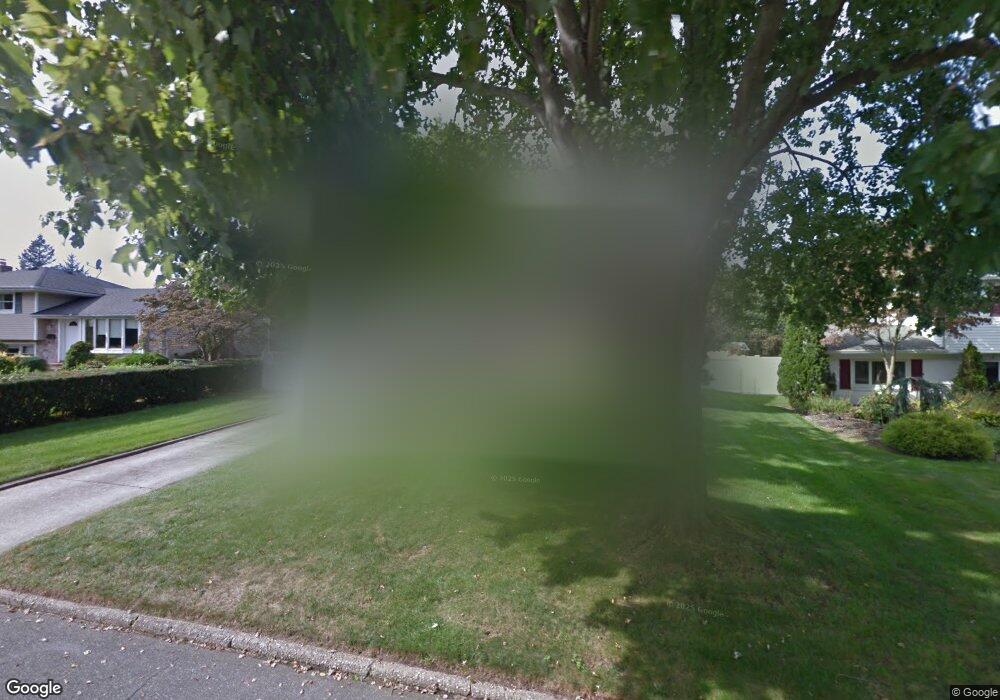 19 Elder Dr, ComMacK, NY 11725 - photo 1