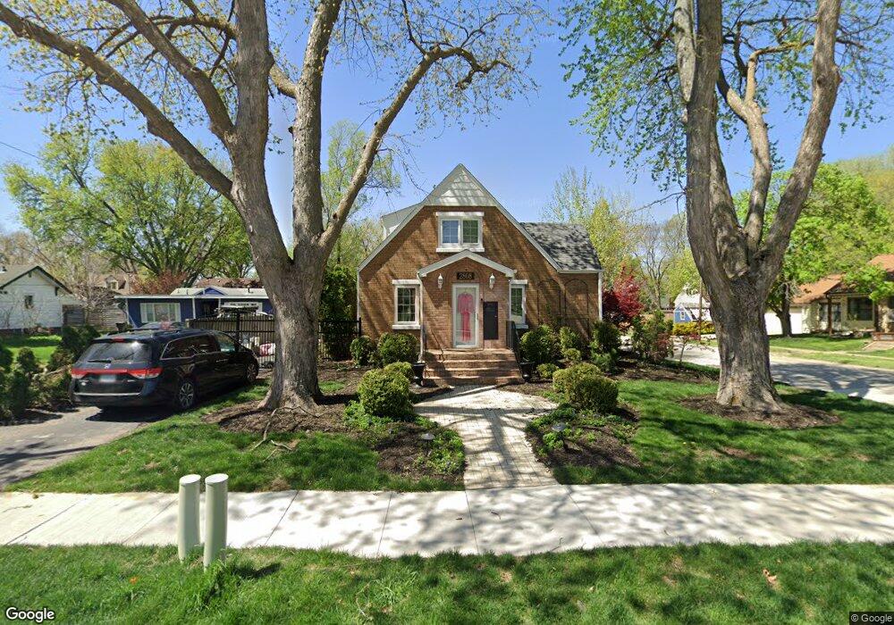 2808 45th St, Des Moines, IA 50310 - photo 1