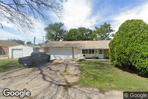 107 S Oak St, Osborne, KS 67473