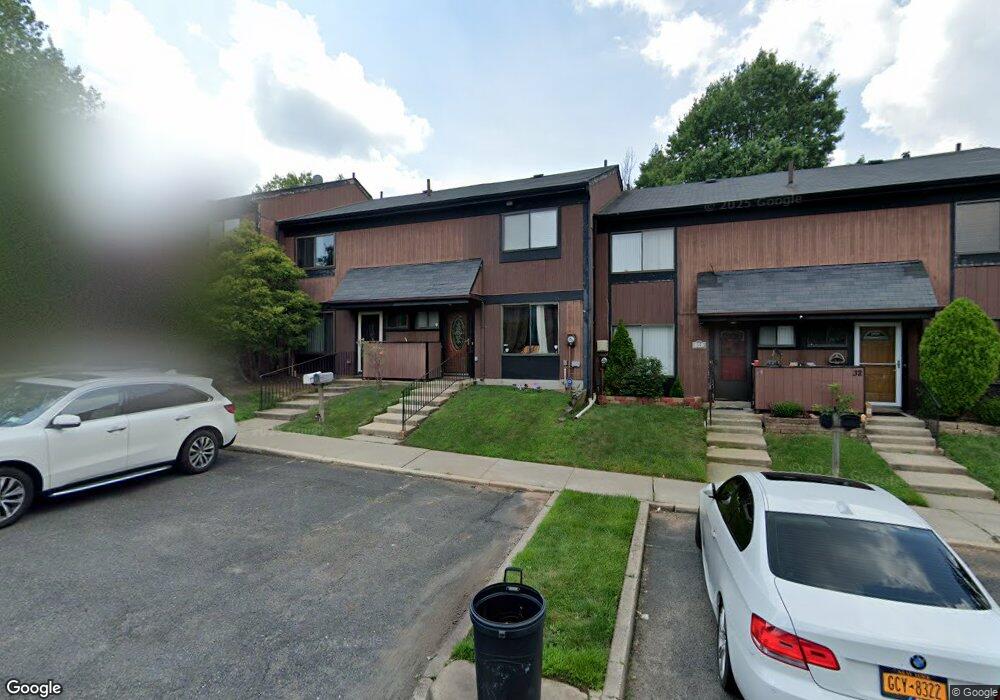 36 Hemlock Ct unit 142, Staten Island, NY 10309 - photo 1