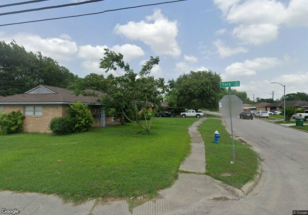 107 E Janisch Rd, Houston, TX 77022 - photo 1