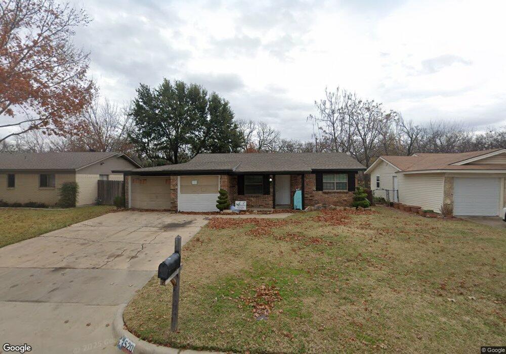 520 Livingston Dr, Hurst, TX 76053 - photo 1