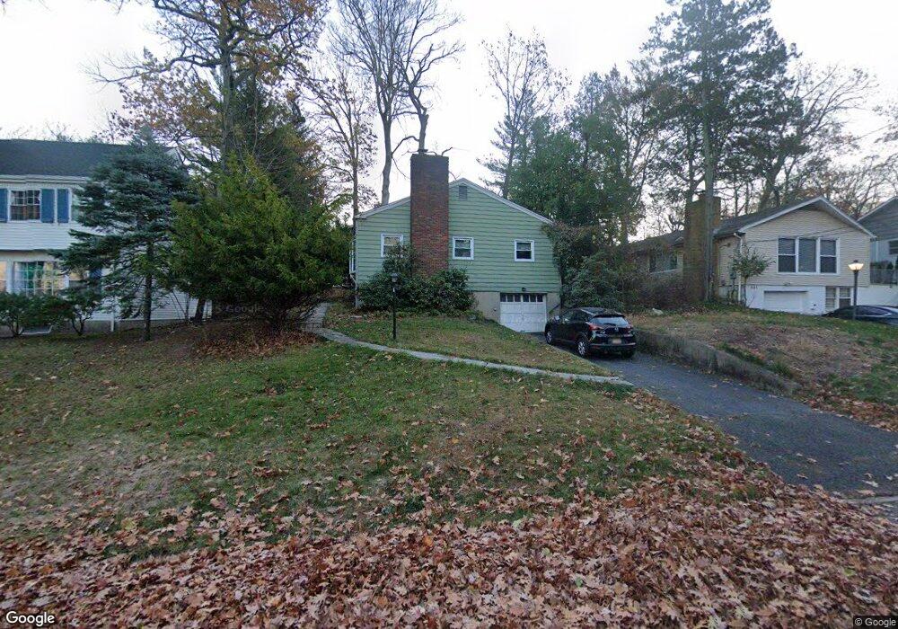 553 Nordhoff Dr, Leonia, NJ 07605 - photo 1