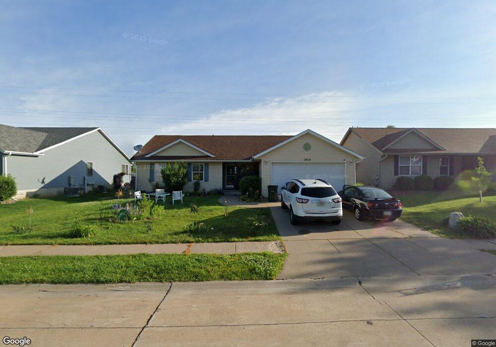 2010 W 59th St, Davenport, IA 52806 - photo 1