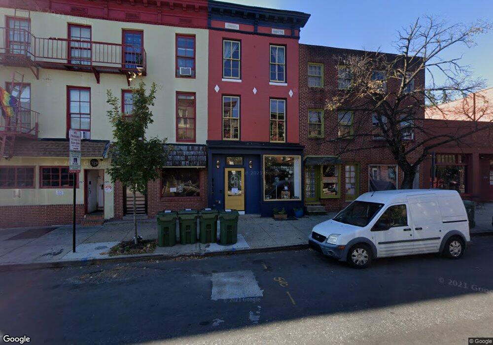 211 W Read St unit 2, Baltimore, MD 21201 - photo 1