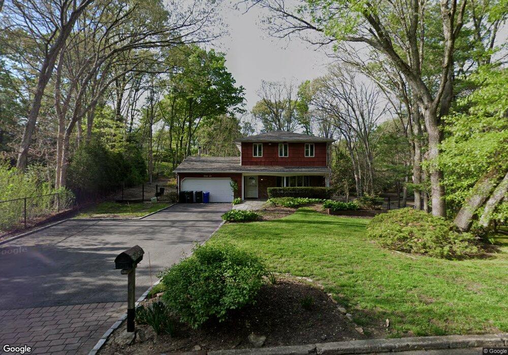 36 Pimlico Dr, ComMacK, NY 11725 - photo 1