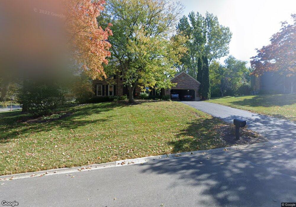 301 Fairway View Dr, Algonquin, IL 60102 - photo 1