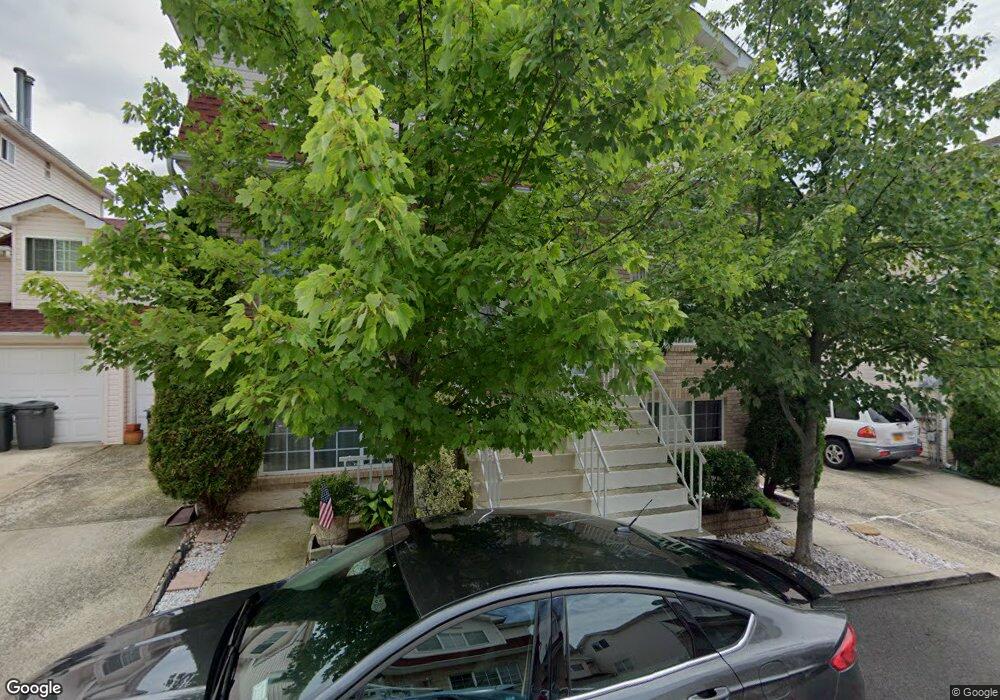 53 Meadow Ln, Staten Island, NY 10306 - photo 1