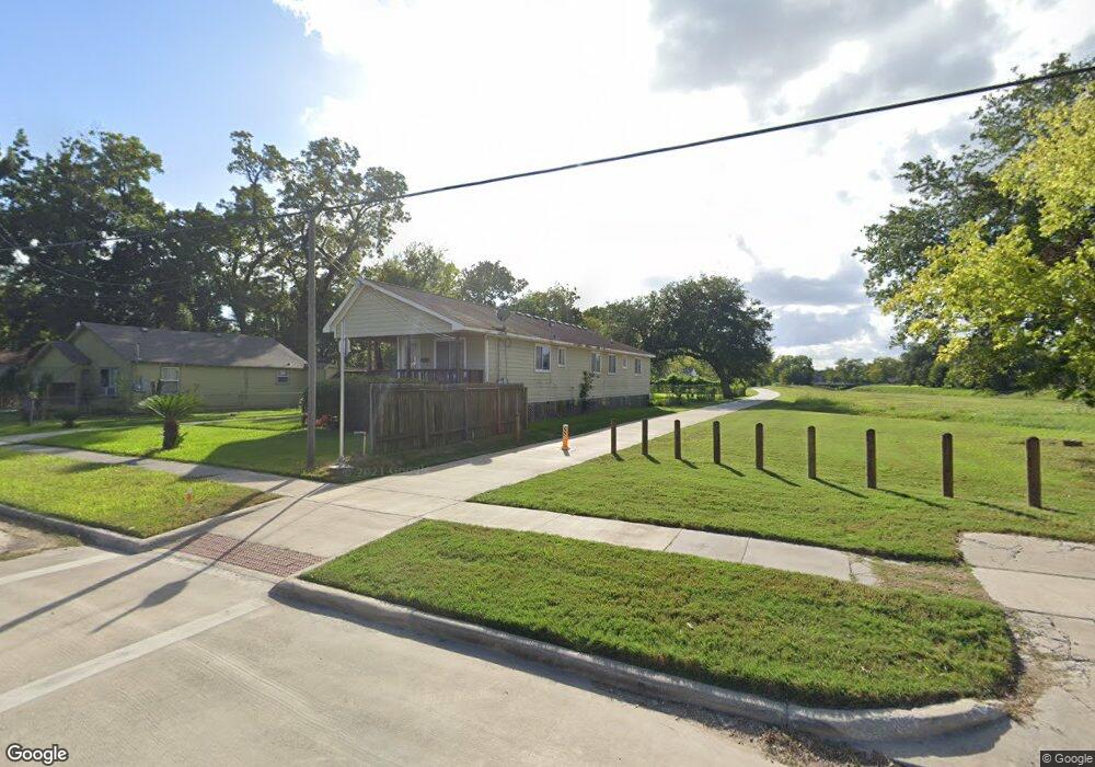 5013 Pickfair St, Houston, TX 77026 - photo 1