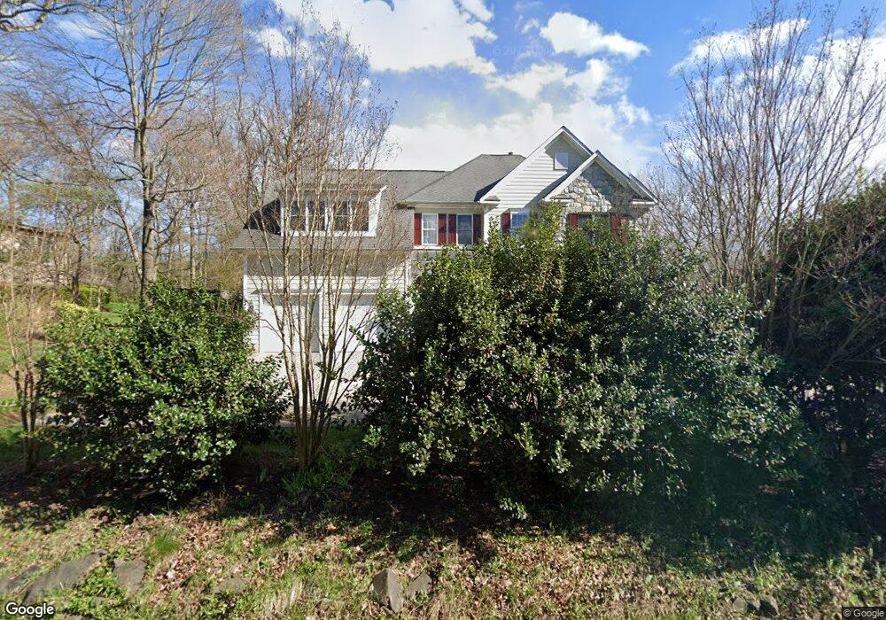 1907 Kirby Rd, McLean, VA 22101 - photo 1