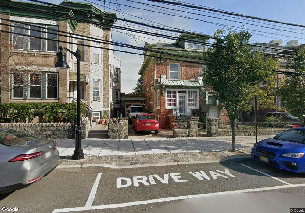 204 Palisade Ave unit 206, Union City, NJ 07087 - photo 1