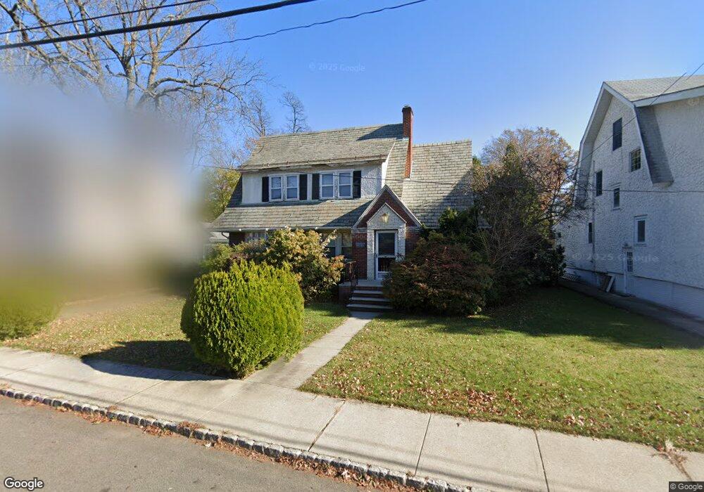 1110 Cumbermeade Rd, Fort Lee, NJ 07024 - photo 1