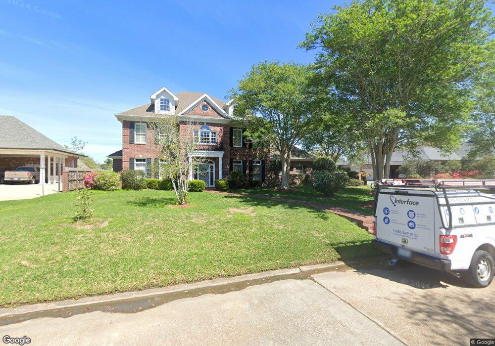 1404 W Dumbarton Dr, Lake Charles, LA 70605 - photo 1