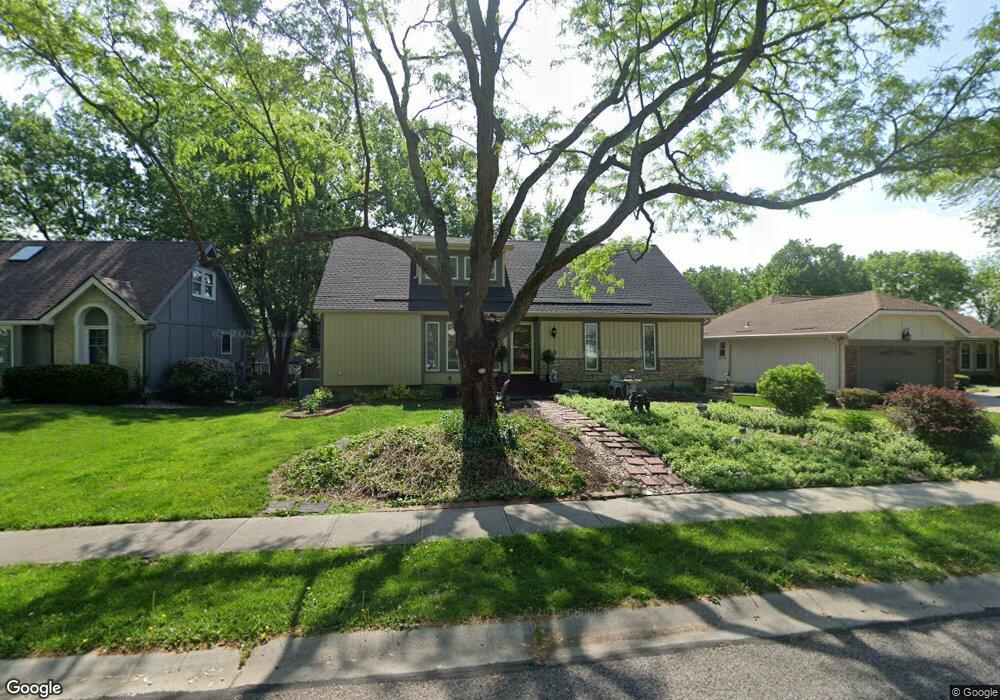 10223 Caenen Lake Rd, Lenexa, KS 66215 - photo 1