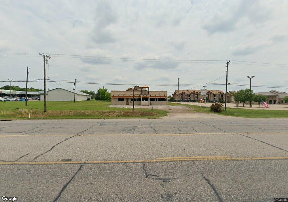 1605 W Ennis Ave, Ennis, TX 75119 - photo 1